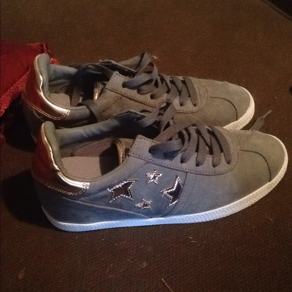 Joe boxer faux suede sneakers